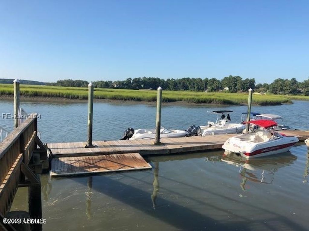Image 24 of property listing at 85 Petigru Dr, Beaufort, SC 29902