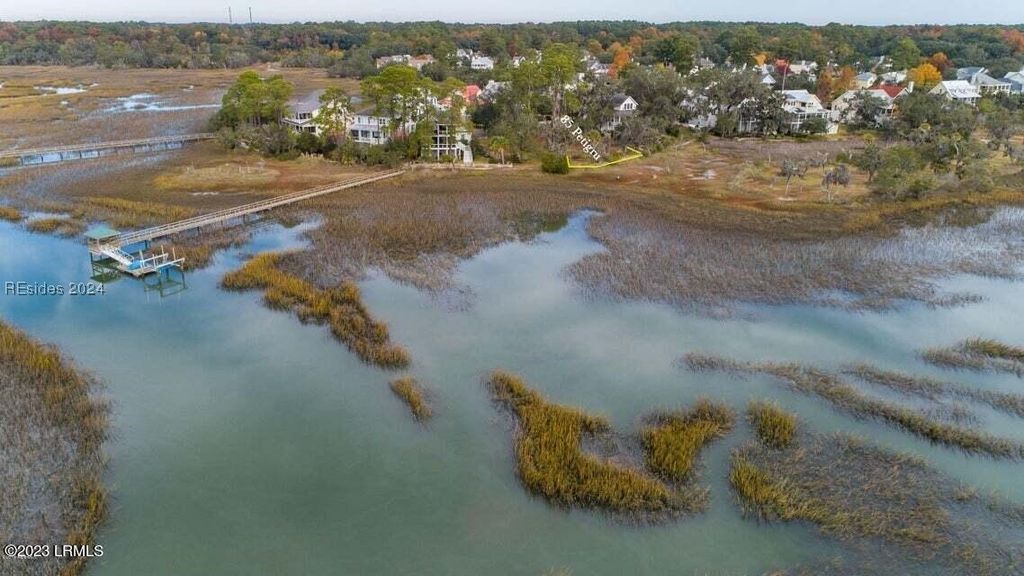 Image 5 of property listing at 85 Petigru Dr, Beaufort, SC 29902