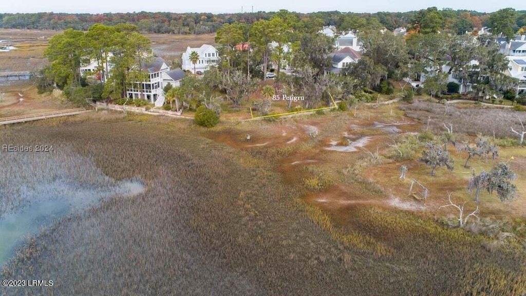 Image 9 of property listing at 85 Petigru Dr, Beaufort, SC 29902
