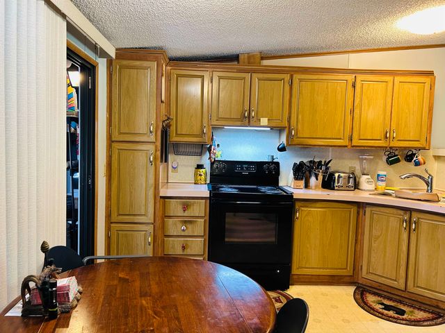 26 Dalton Road, Pittsburg, NH 03592