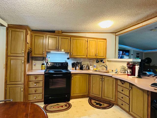 26 Dalton Road, Pittsburg, NH 03592