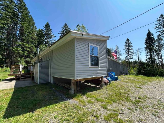 26 Dalton Road, Pittsburg, NH 03592