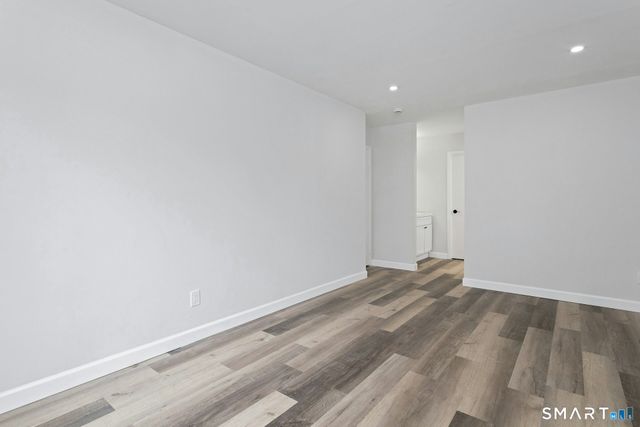 154 Cold Spring Road APT 18, Stamford, CT 06905