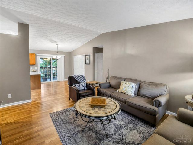 5209 Woodtop Drive, Goshen Twp, OH 45140