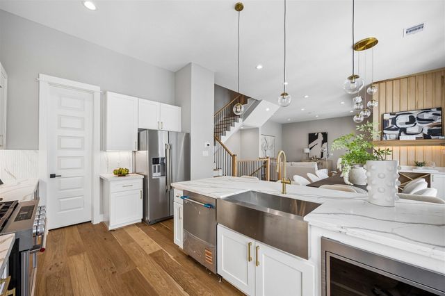 1179 W 19th Street, Houston, TX 77008
