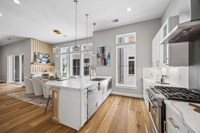 1179 W 19th Street, Houston, TX 77008