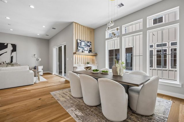 1179 W 19th Street, Houston, TX 77008
