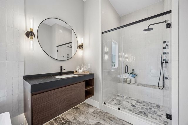 1179 W 19th Street, Houston, TX 77008