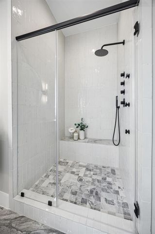 1179 W 19th Street, Houston, TX 77008
