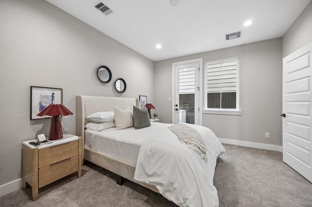 1179 W 19th Street, Houston, TX 77008