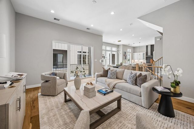 1179 W 19th Street, Houston, TX 77008