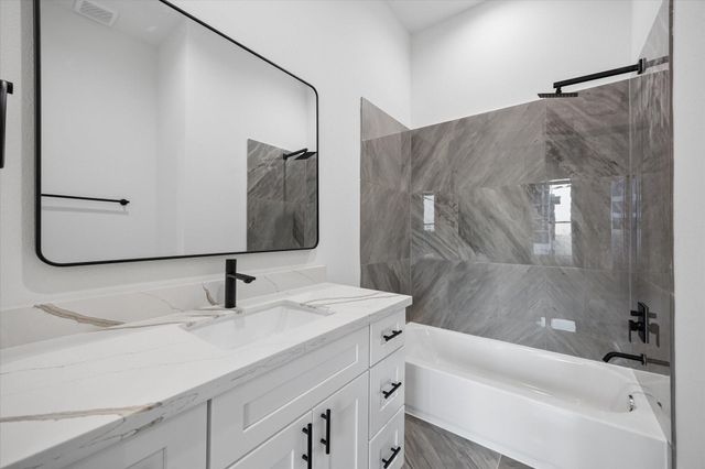 1179 W 19th Street, Houston, TX 77008