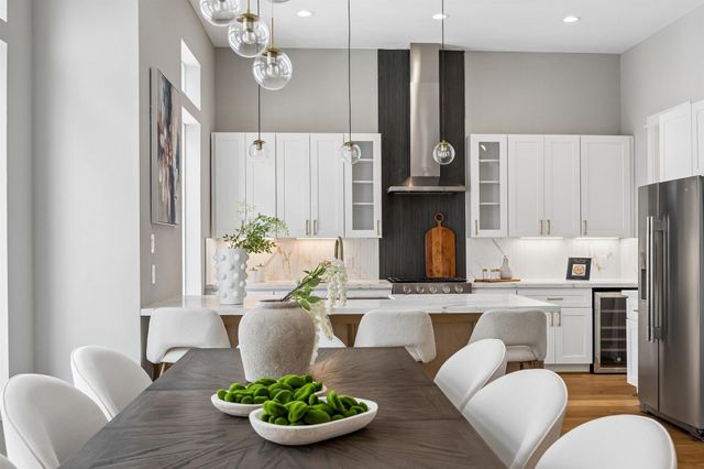 1179 W 19th Street, Houston, TX 77008