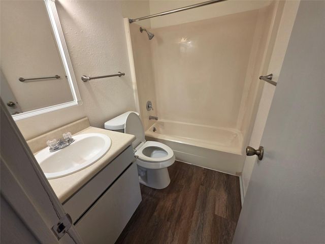 1735 HORSESHOE CIR, Round Rock, TX 78681