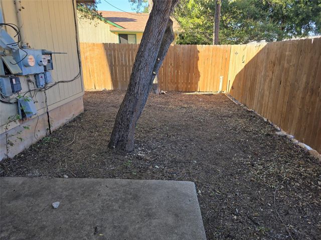 1735 HORSESHOE CIR, Round Rock, TX 78681