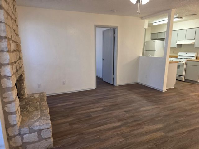 1735 HORSESHOE CIR, Round Rock, TX 78681