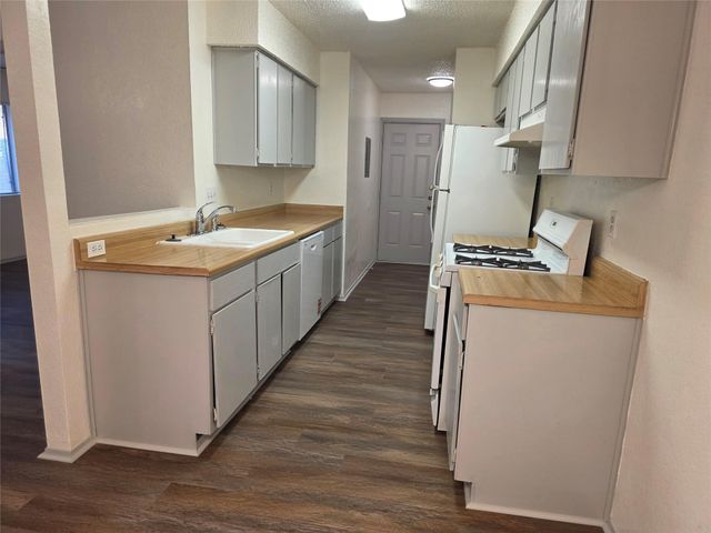 1735 HORSESHOE CIR, Round Rock, TX 78681