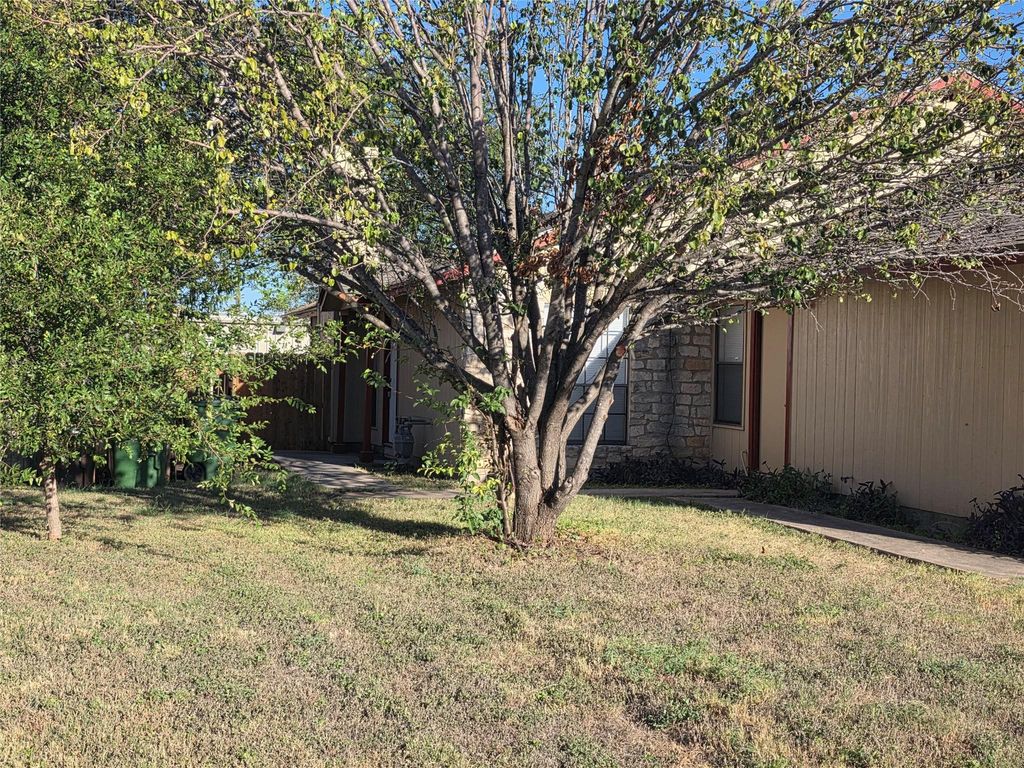 1735 HORSESHOE CIR, Round Rock, TX 78681