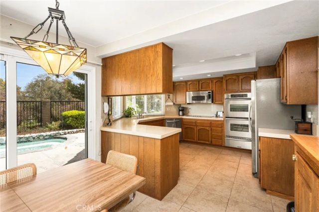 186 S Donna Court, Anaheim Hills, CA 92807