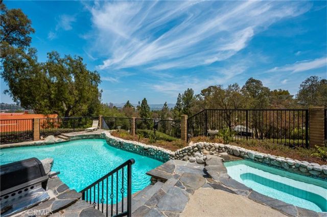 186 S Donna Court, Anaheim Hills, CA 92807