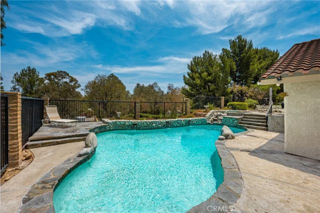186 S Donna Court, Anaheim Hills, CA 92807
