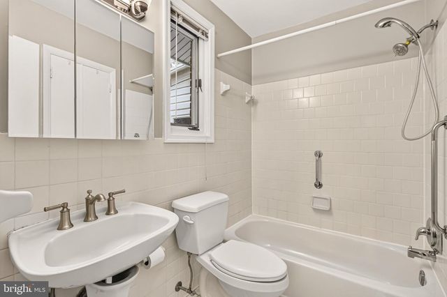 3523 JEAN ST, Fairfax, VA 22030