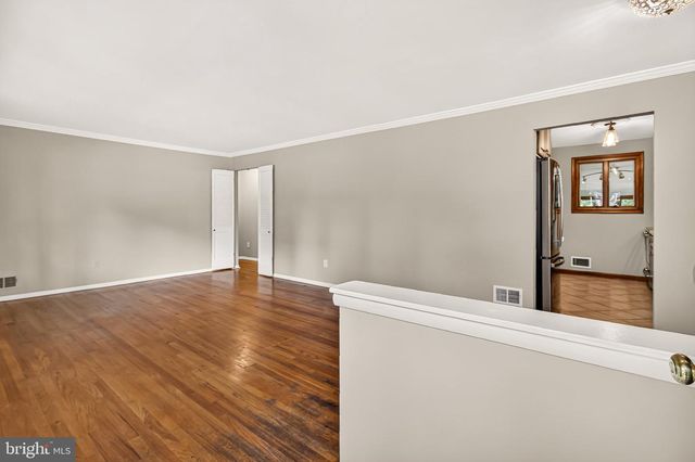 3523 JEAN ST, Fairfax, VA 22030