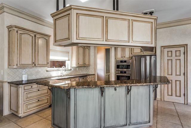 910 Saddlebrook Drive, Colleyville, TX 76034