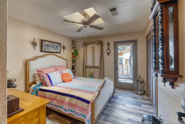 93 Saddle Mountain Rd, Leakey, TX 78873