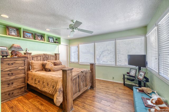 93 Saddle Mountain Rd, Leakey, TX 78873