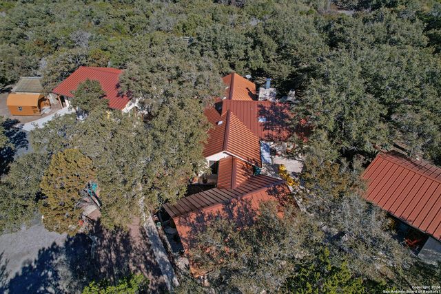 93 Saddle Mountain Rd, Leakey, TX 78873