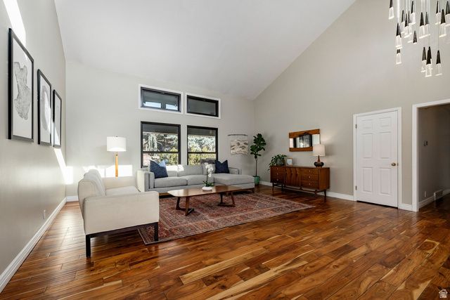 323 N FAIRFAX CIR, Salt Lake City, UT 84103