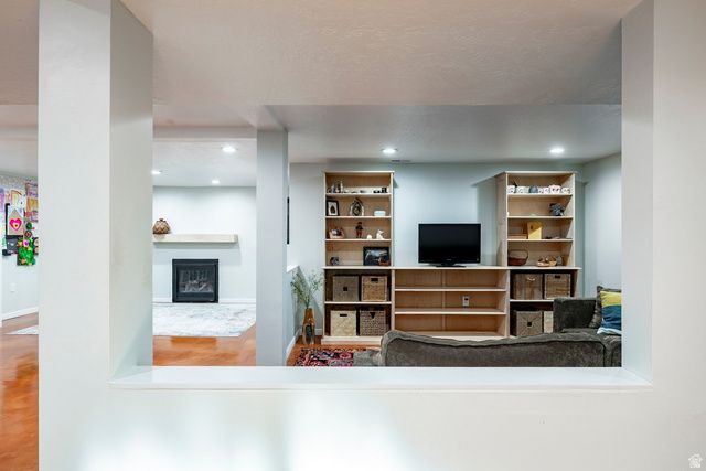 323 N FAIRFAX CIR, Salt Lake City, UT 84103