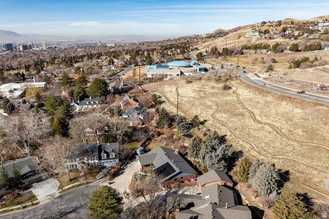 323 N FAIRFAX CIR, Salt Lake City, UT 84103