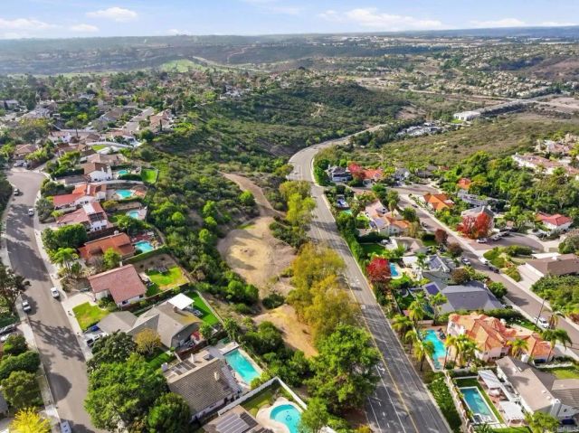 6515 El Fuerte, Carlsbad, CA 92009