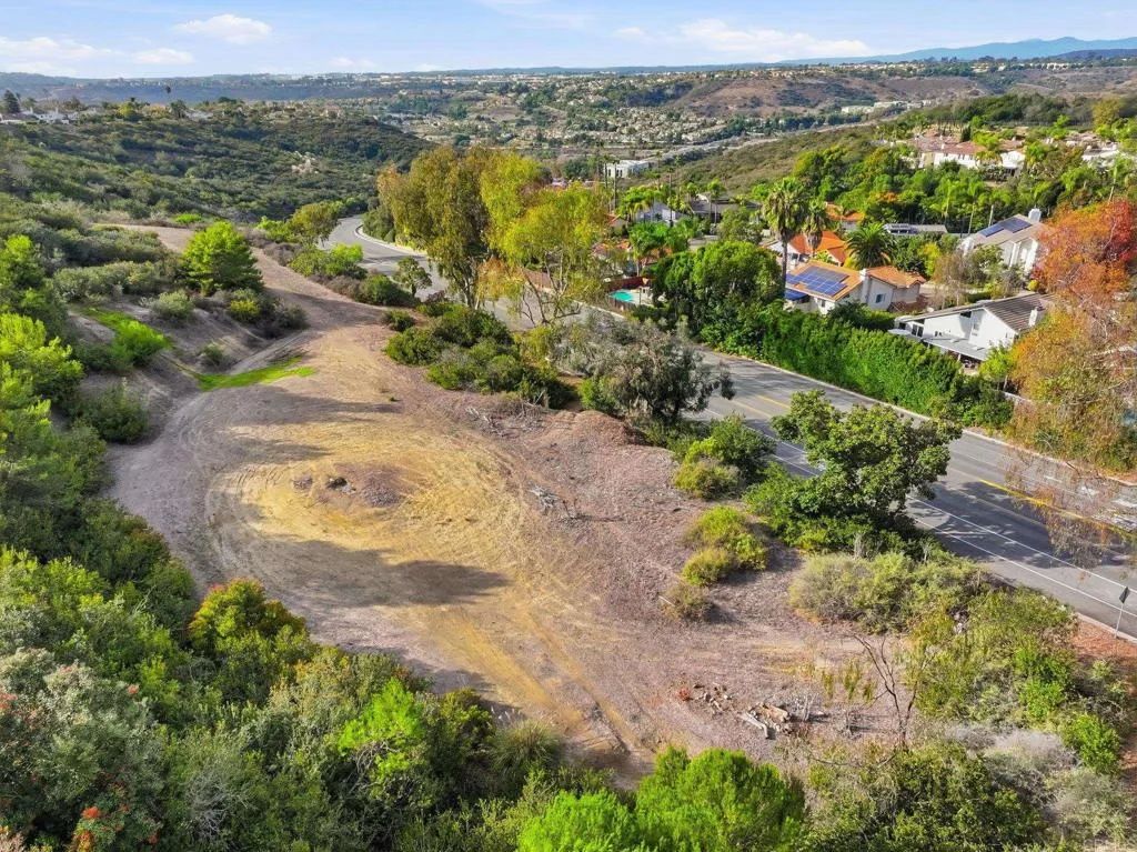 6515 El Fuerte, Carlsbad, CA 92009
