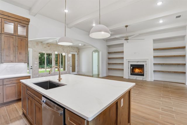 1004 Arbor Vista, Azle, TX 76020