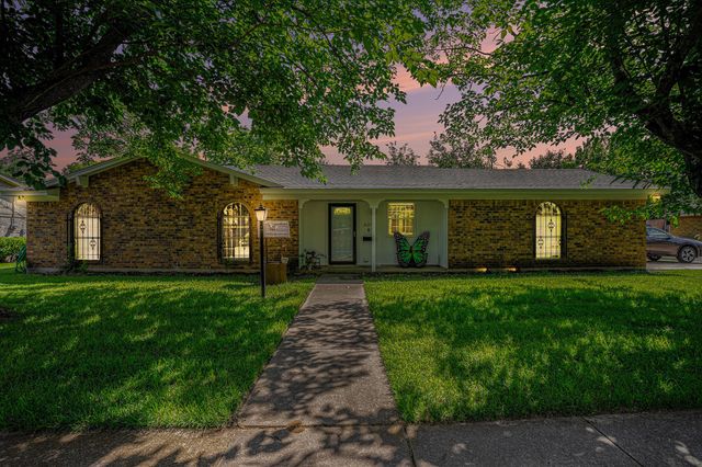 629 Barbara Lane, Burleson, TX 76028