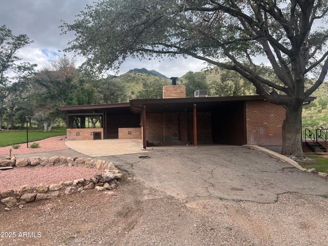 9990 E MUFFIN Lane, Hereford, AZ 85615