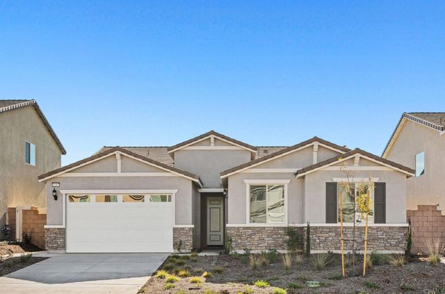 32907 Cambury Pl, Winchester, CA 92596