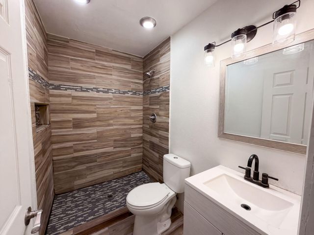 604 Maxine Street NE, Albuquerque, NM 87123