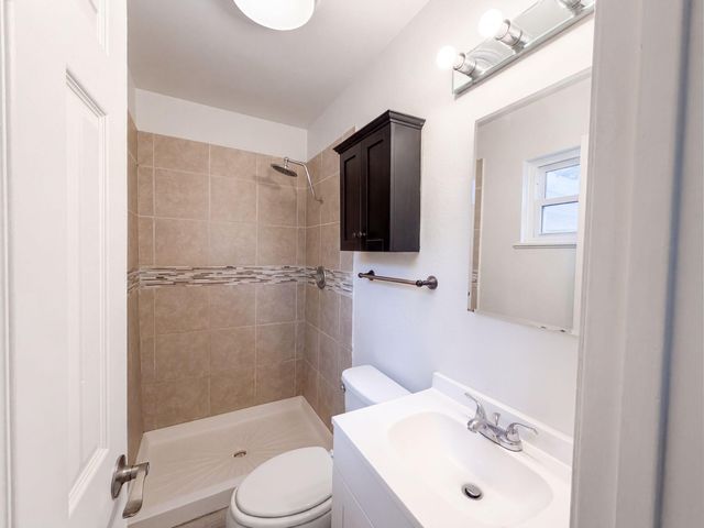 604 Maxine Street NE, Albuquerque, NM 87123