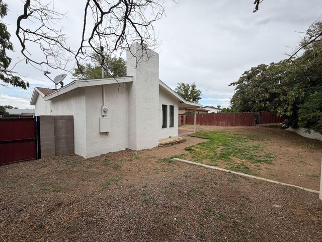 604 Maxine Street NE, Albuquerque, NM 87123