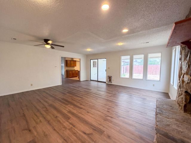 604 Maxine Street NE, Albuquerque, NM 87123