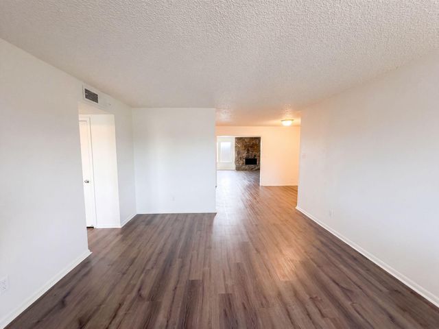 604 Maxine Street NE, Albuquerque, NM 87123