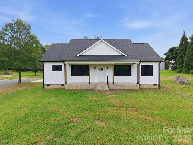 417 E 2nd Street, Faith, NC 28041