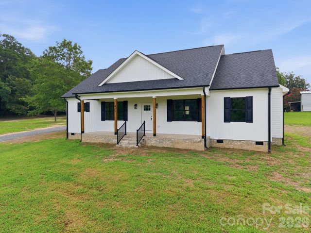 417 E 2nd Street, Faith, NC 28041