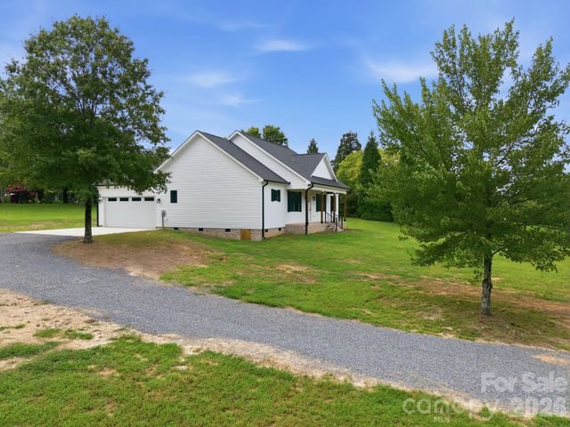 417 E 2nd Street, Faith, NC 28041