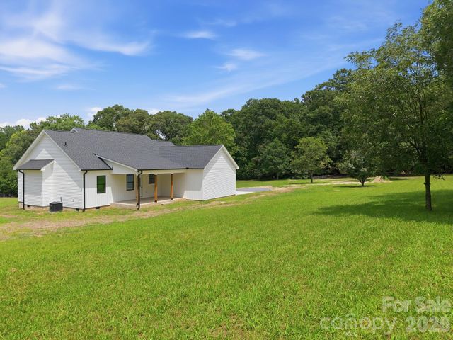417 E 2nd Street, Faith, NC 28041