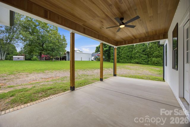 417 E 2nd Street, Faith, NC 28041